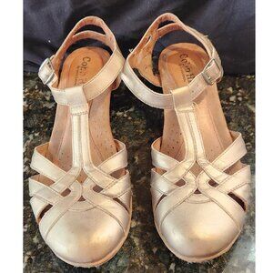 Cobb Hill Women’s Aubrey T-Strap Heeled Sandal Gold s10